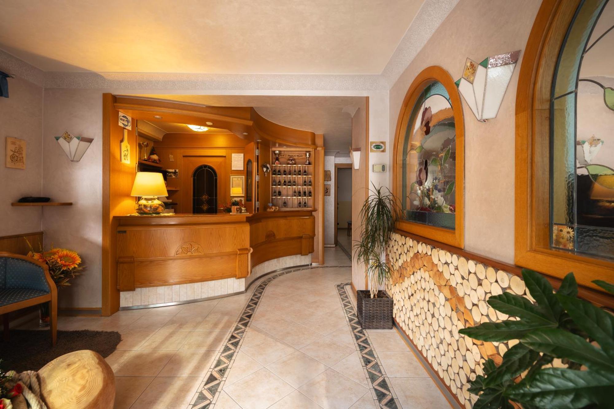Hotel Villa Emma Madonna Zewnętrze zdjęcie